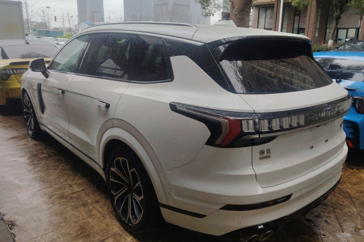 Lynk & Co 09 EM-P 2023 #7 Lynk & Co 09 EM-P 2023 car image #7