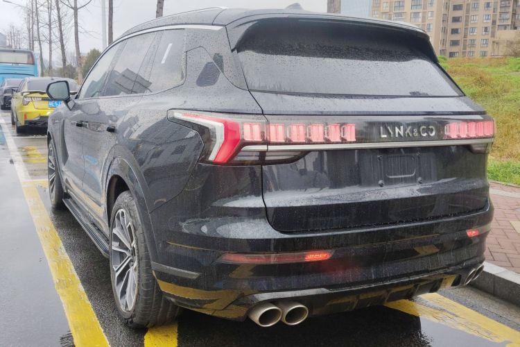 Lynk & Co 09 2025 #7 Lynk & Co 09 2025 car image #7