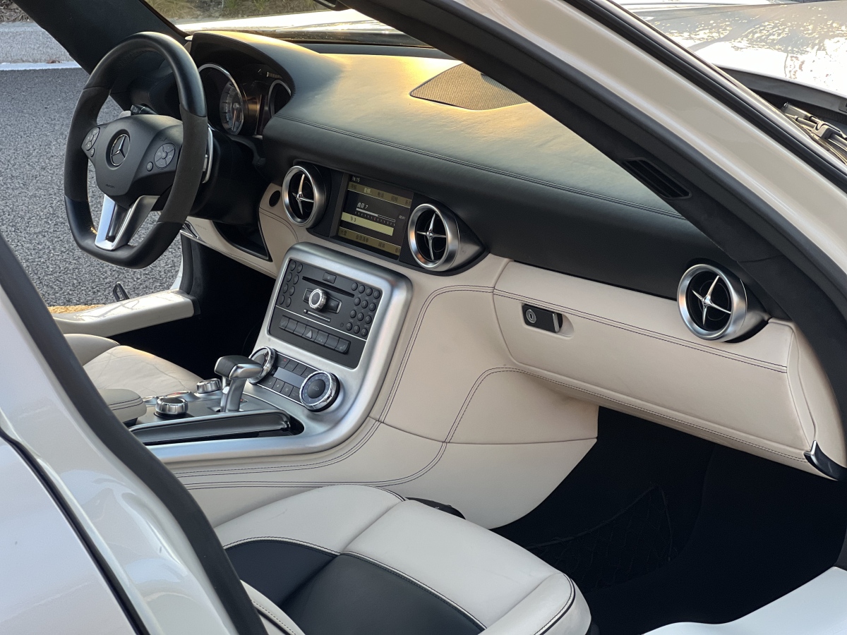 Mercedes-Benz SLS AMG 2013 car image #7