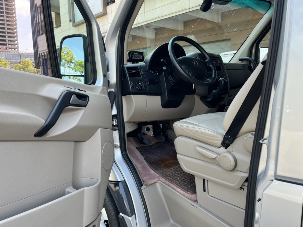 Mercedes-Benz Sprinter 2013 car image #7