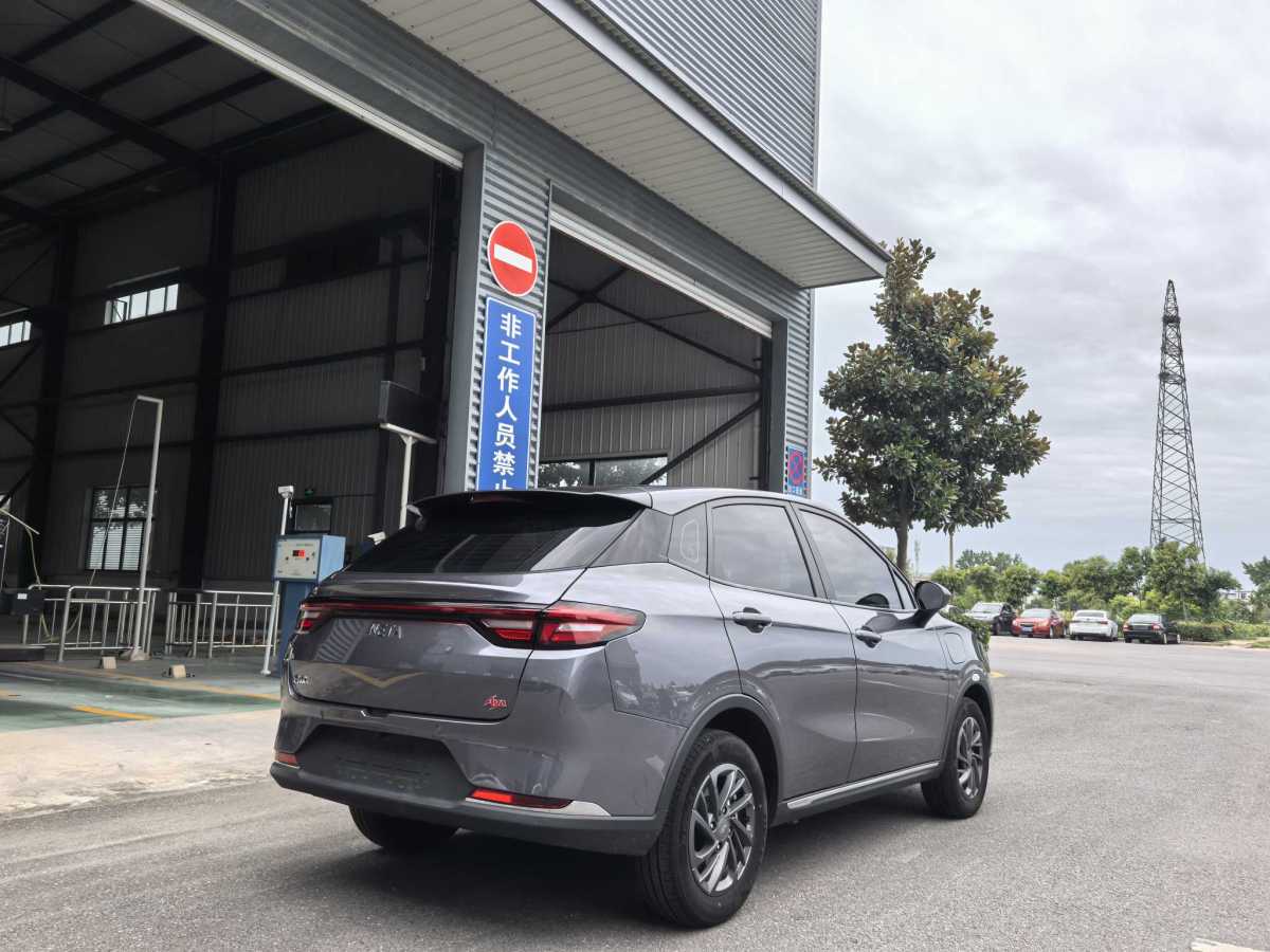 哪吒汽车 哪吒AYA 2023 汽车图片 #7