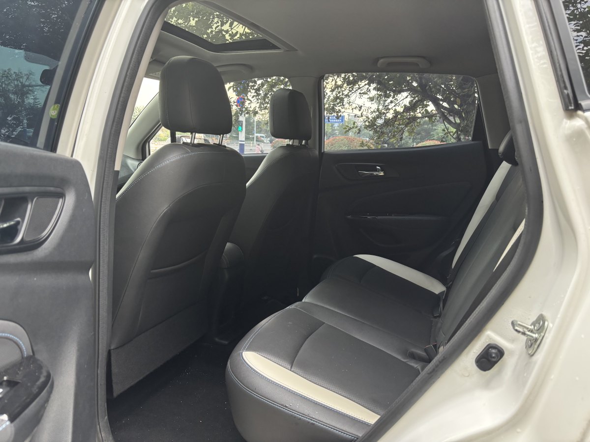 Changan CS15 EV 2017 car image #7