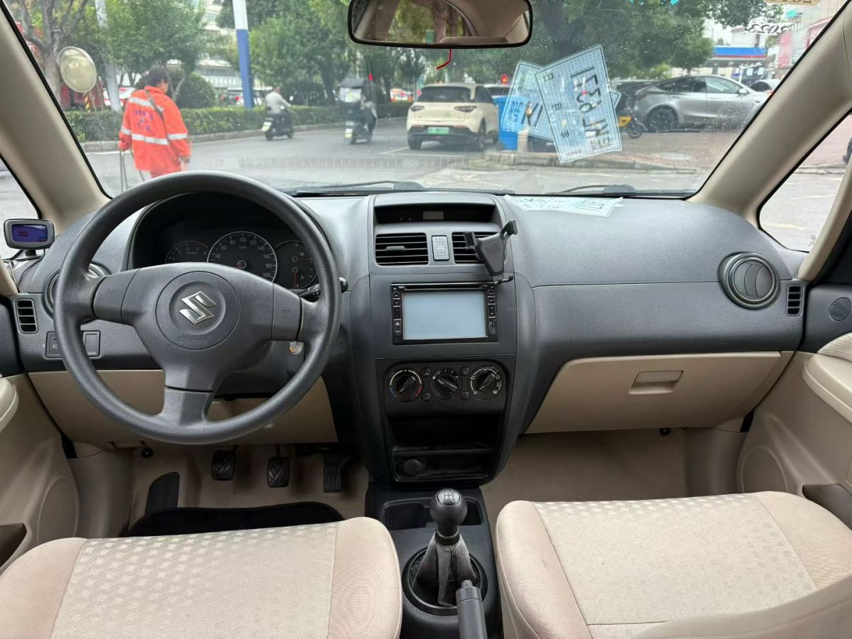 Suzuki SX4 Sedan 2012 imagem de carro #7