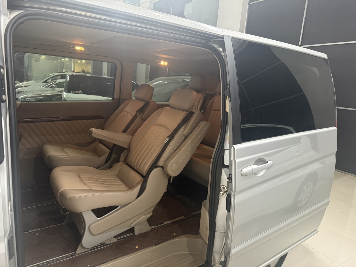 奔驰 唯雅诺 2011 汽车图片 #7