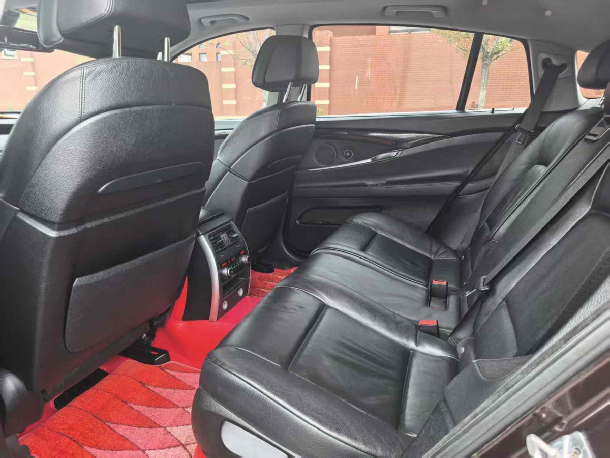 BMW 5 Series GT 2012 immagine di auto #7