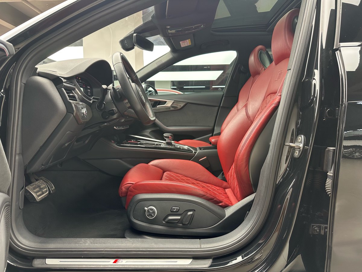 Audi S4 2023 car image #7