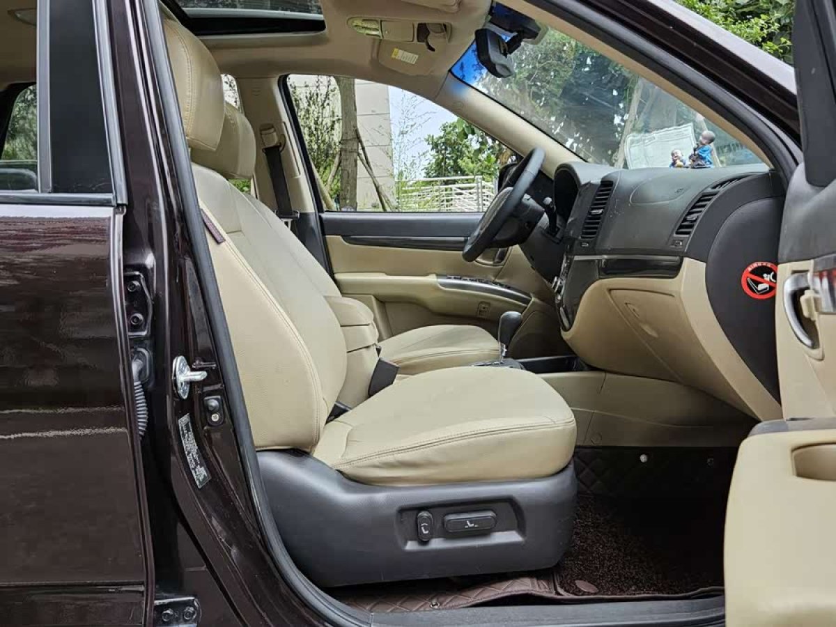 Hyundai Santa Fe Classic 2010 car image #7