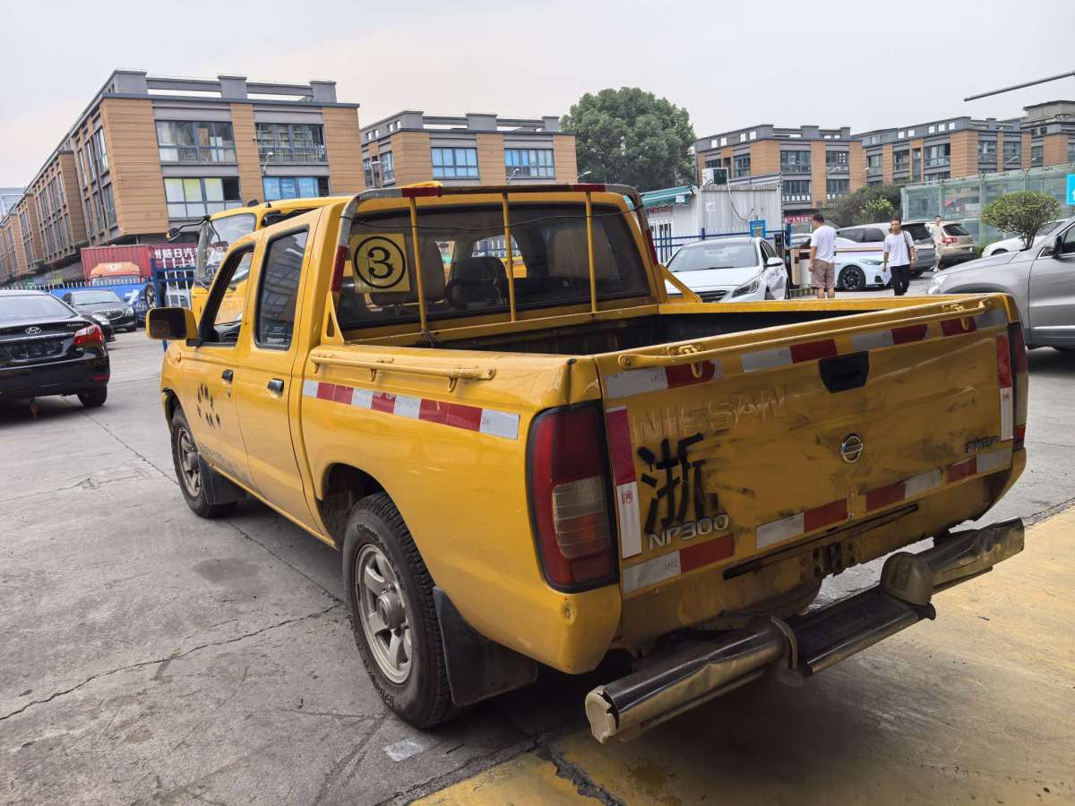Nissan D22 2015 изображение автомобиля #7