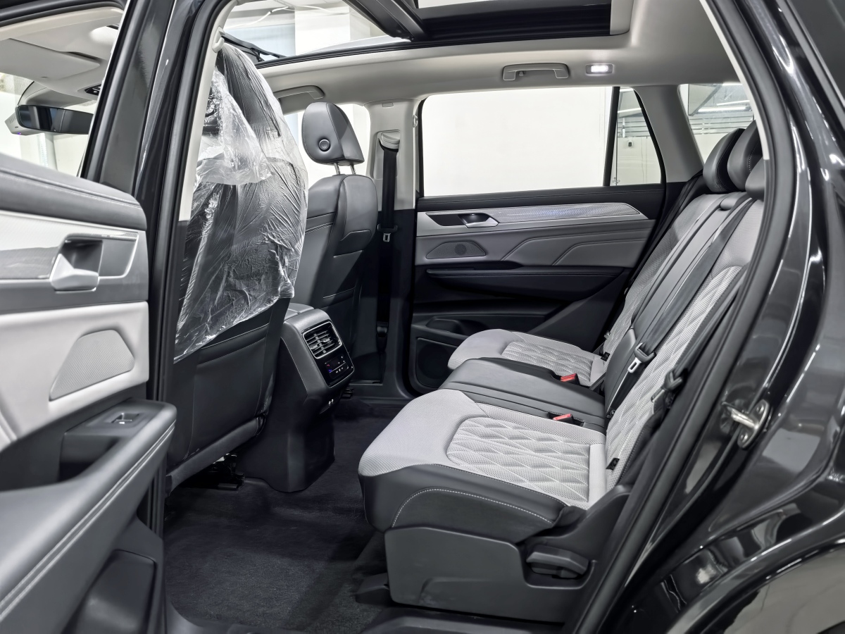 Volkswagen Tavendor 2023 car image #7