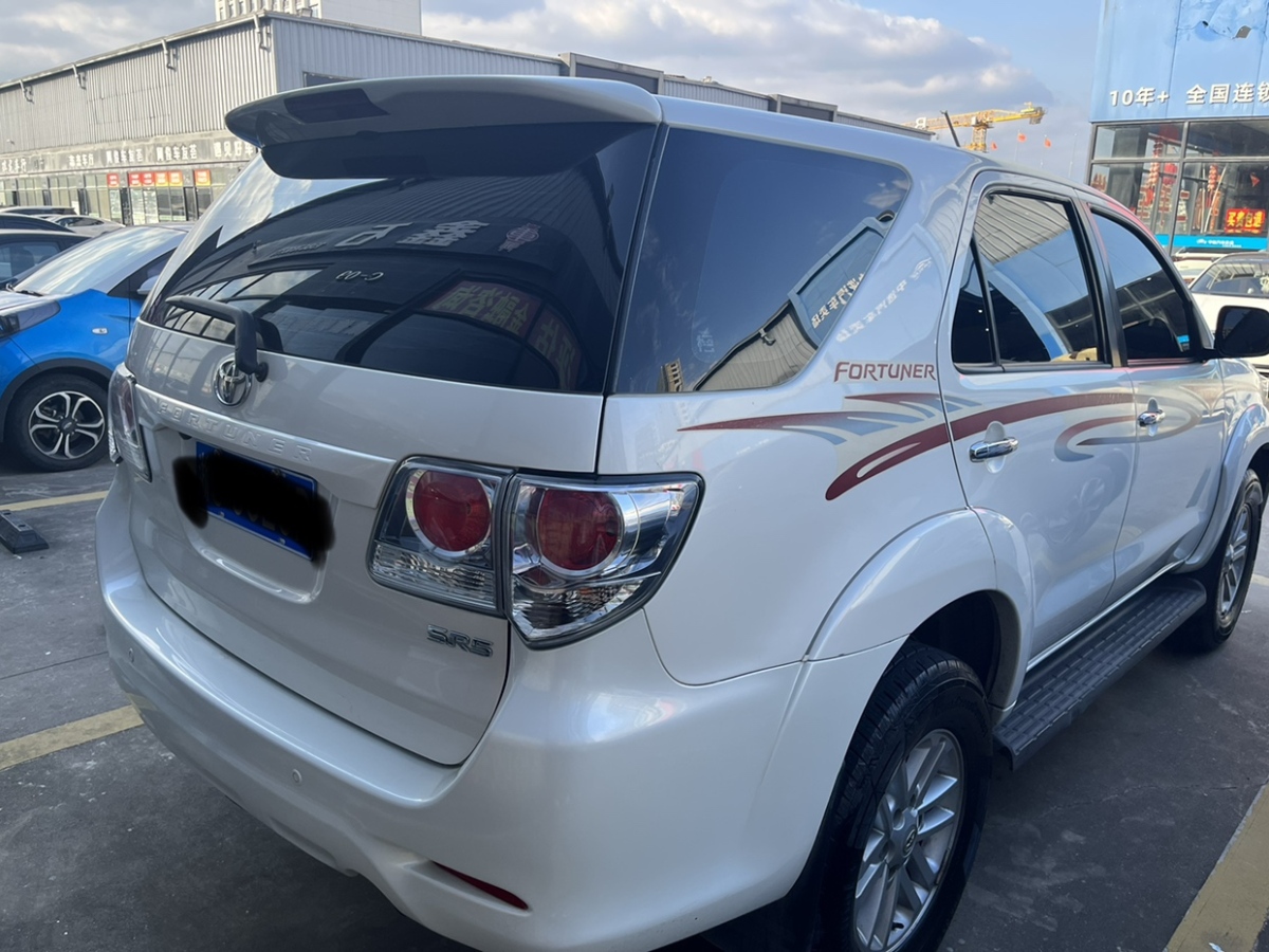 Toyota Fortuner 2016 immagine di auto #7