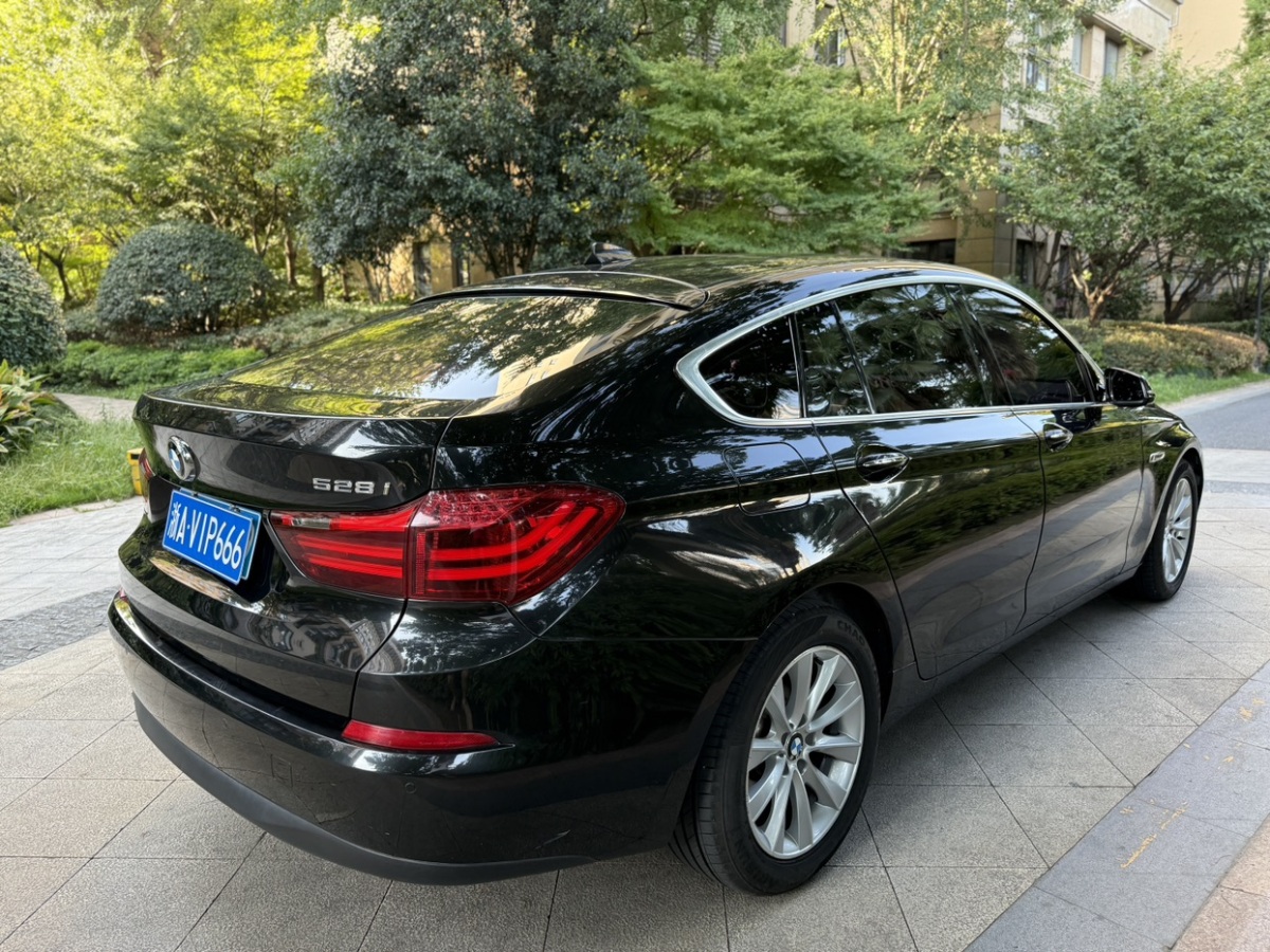 BMW 5 Series GT 2016 immagine di auto #7