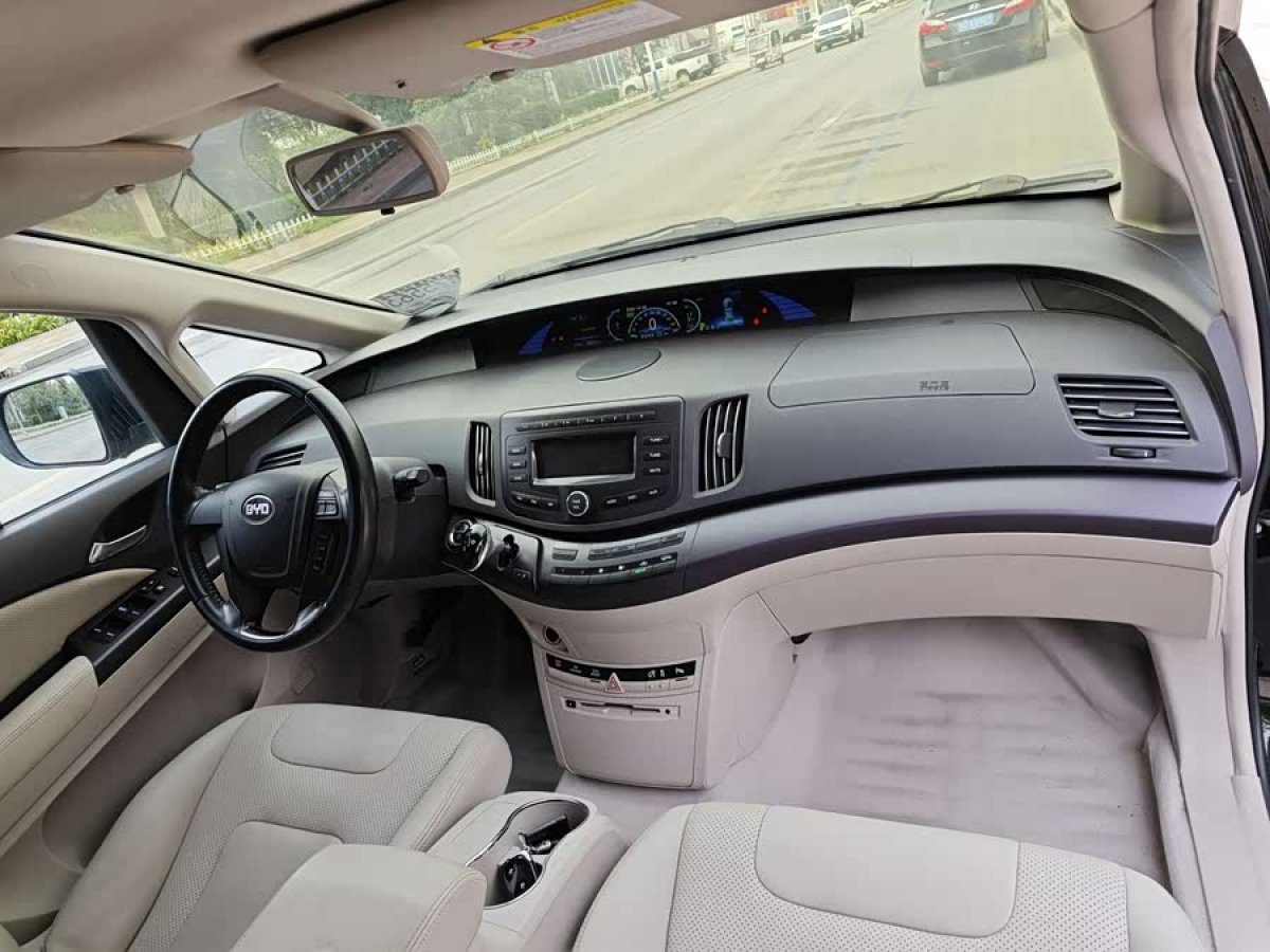 BYD e6 2017 car image #7