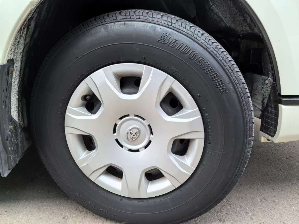 Toyota Hiace 2016 car image #7