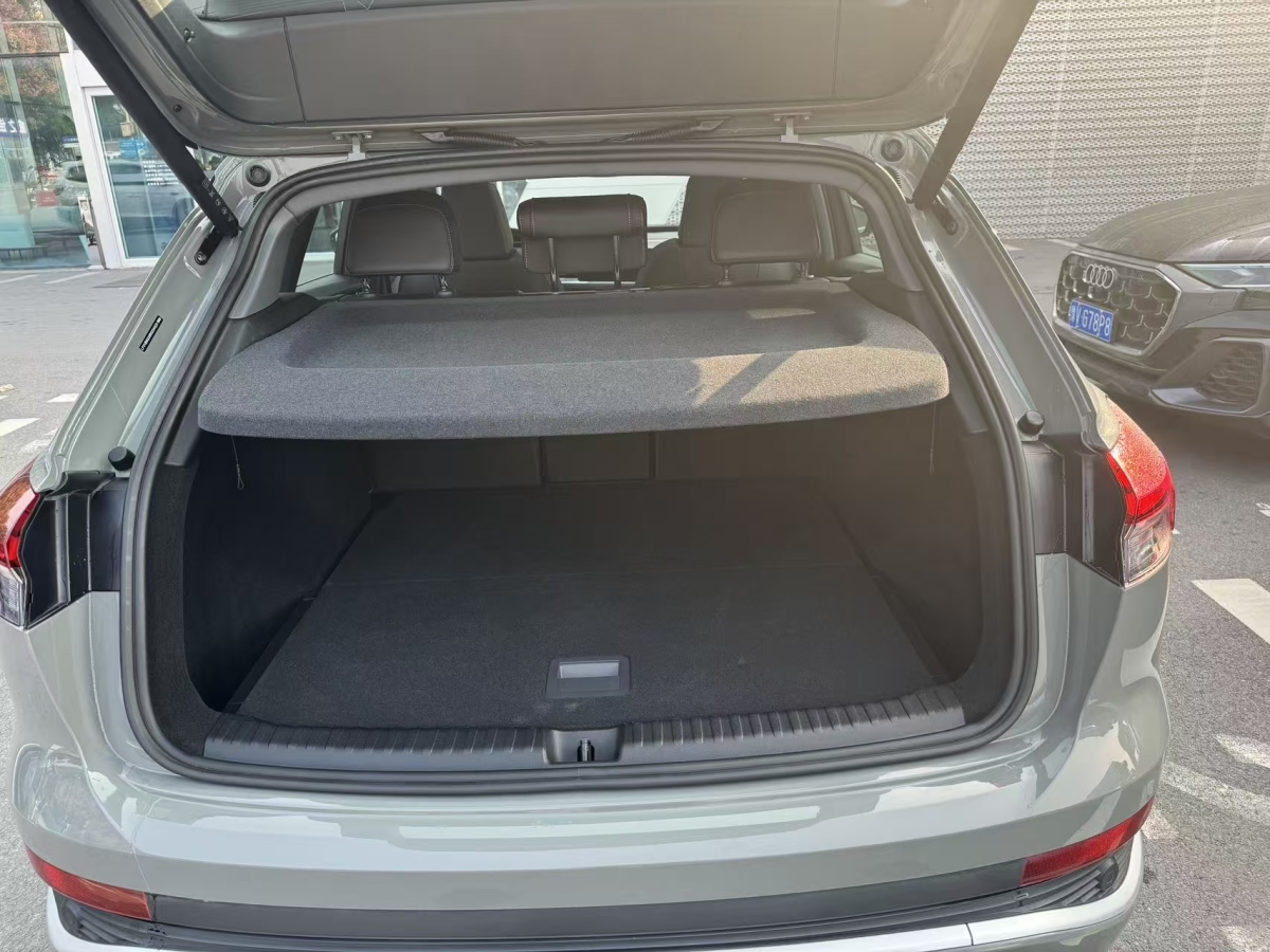 Audi Q4 e-tron 2024 #7 Audi Q4 e-tron 2024 imagen de coche #7