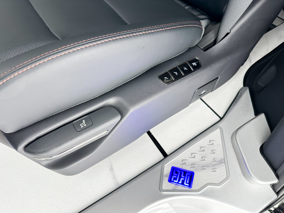 GAC Trumpchi E8 2024 #7 GAC Trumpchi E8 2024 car image #7