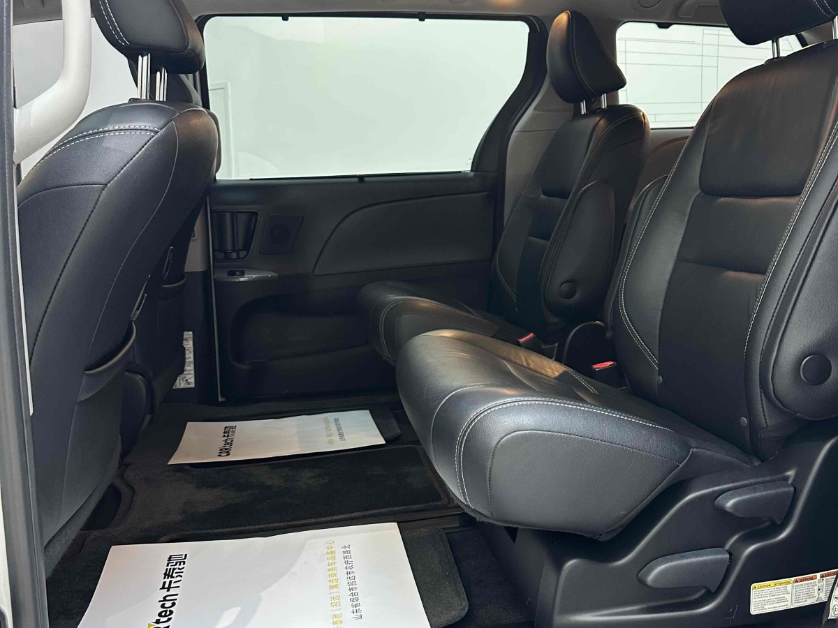 Toyota SIENNA 2019 #7 Toyota SIENNA 2019 car image #7