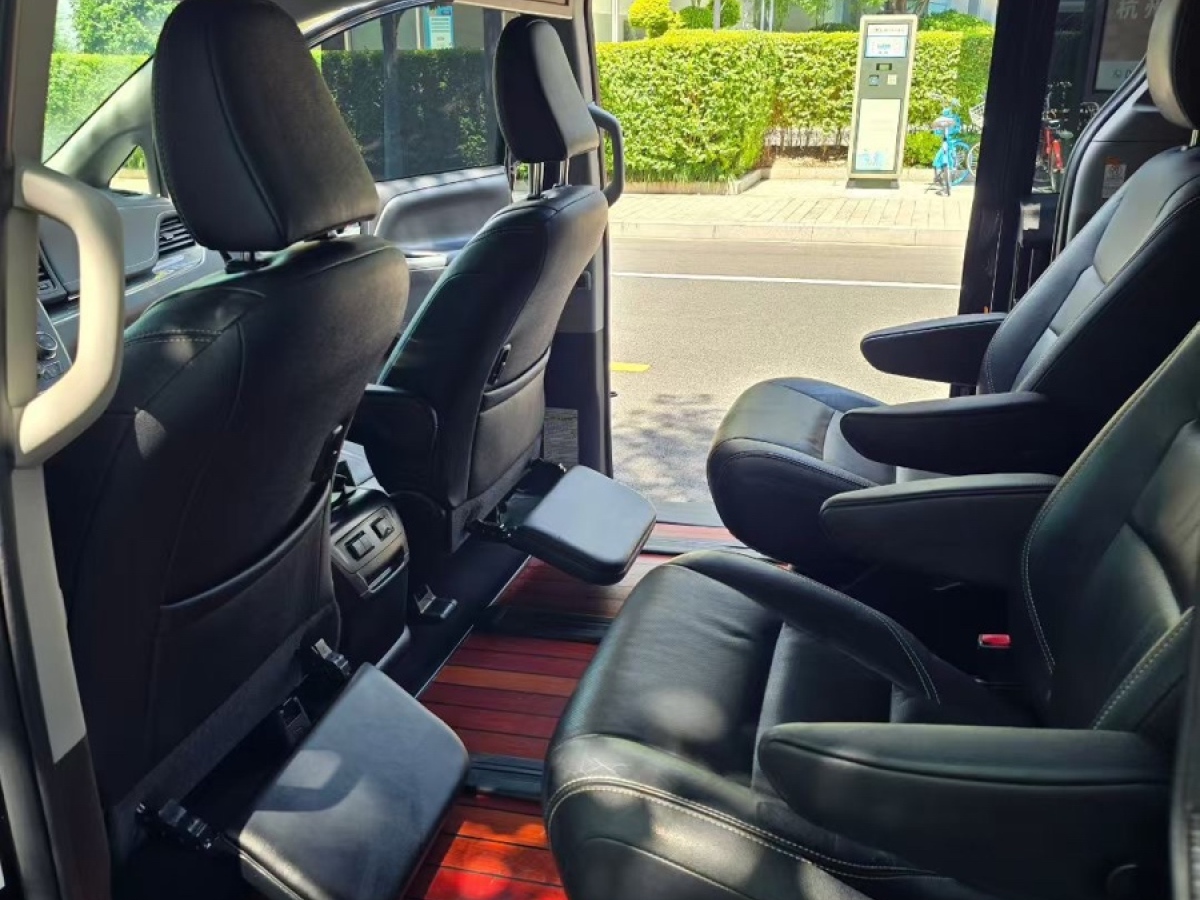 Toyota SIENNA 2019 car image #7