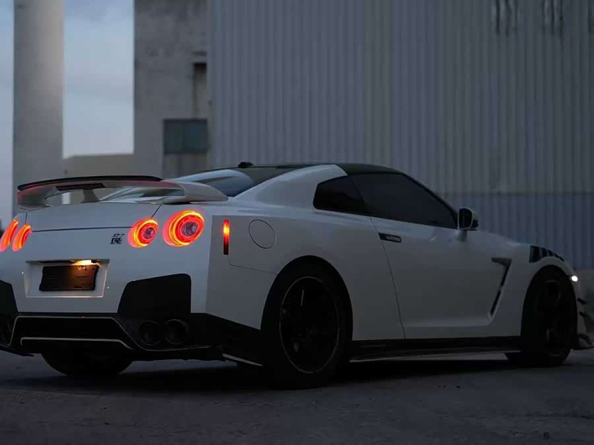 日产 日产GT-R 2017 汽车图片 #7