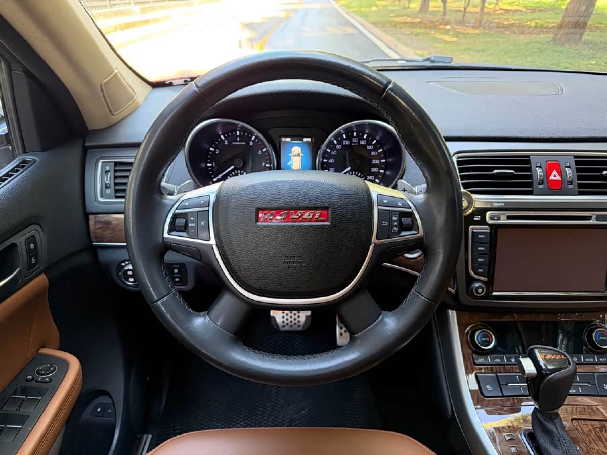 Haval H8 2015 car image #7