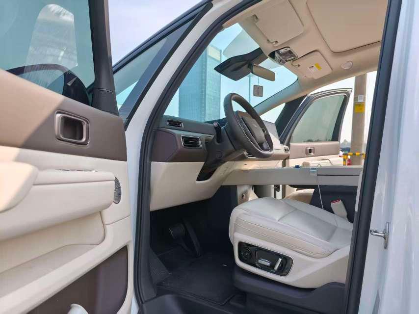 理想汽车 理想MEGA 2024 汽车图片 #7