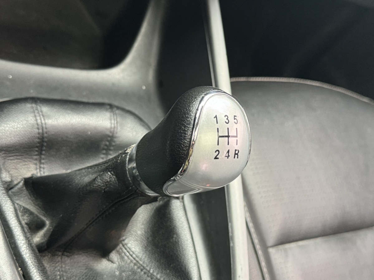 Ford Escort 2015 car image #7