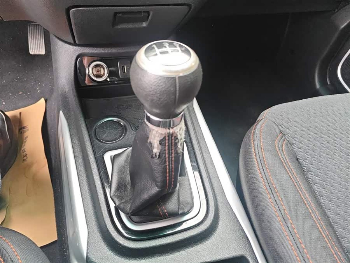 SWM X3 2020 изображение автомобиля #7