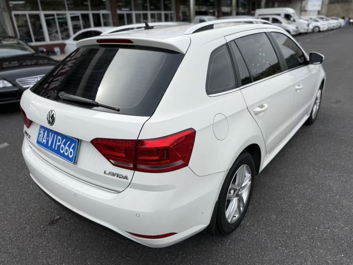 Volkswagen Gran Lavida 2016 immagine di auto #7