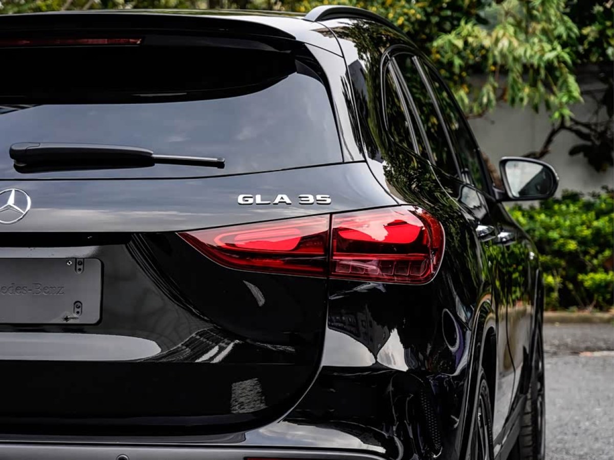 Mercedes-Benz GLA AMG 2023 car image #7