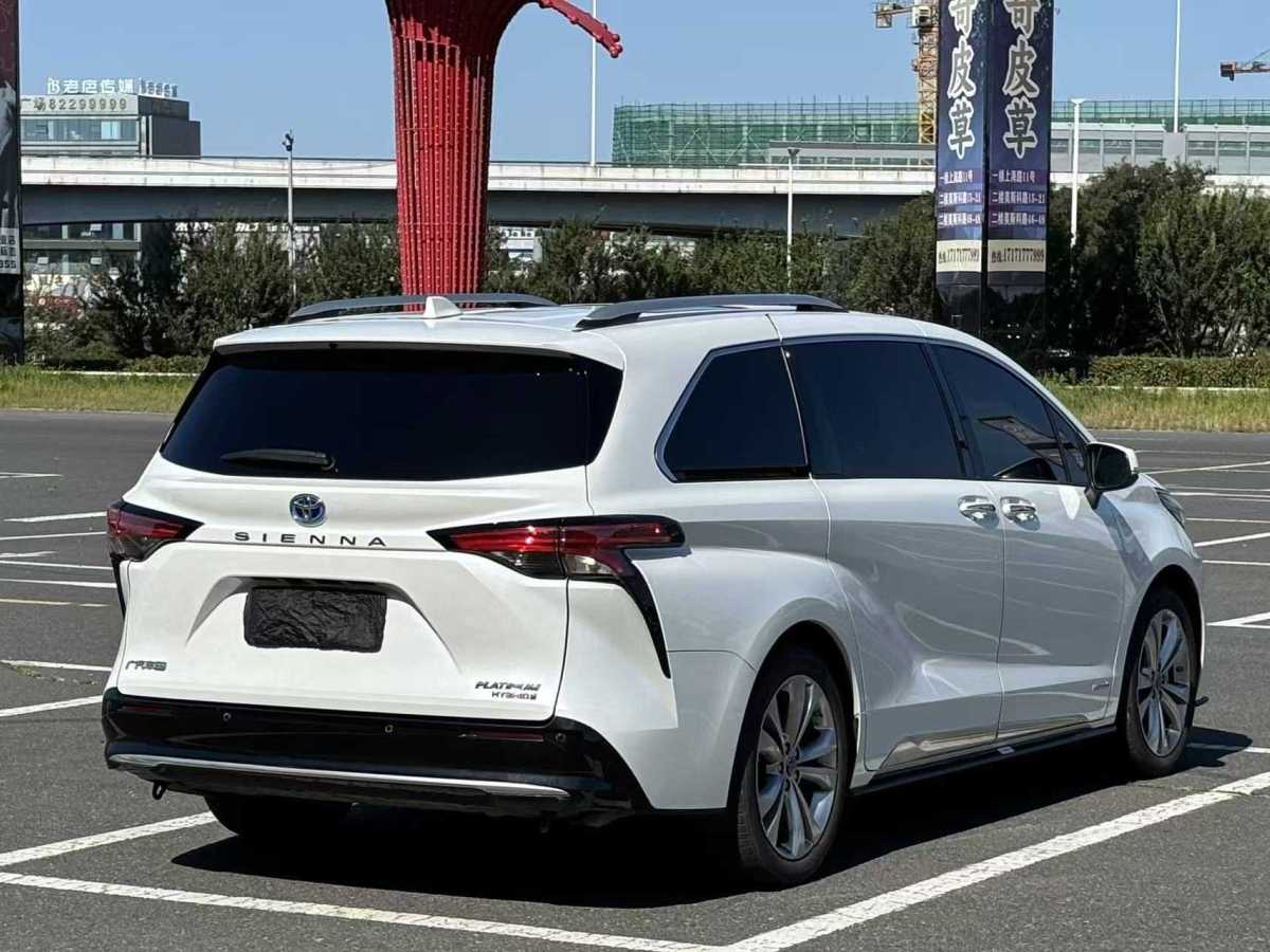 Toyota Sienna 2023 image de voiture #7