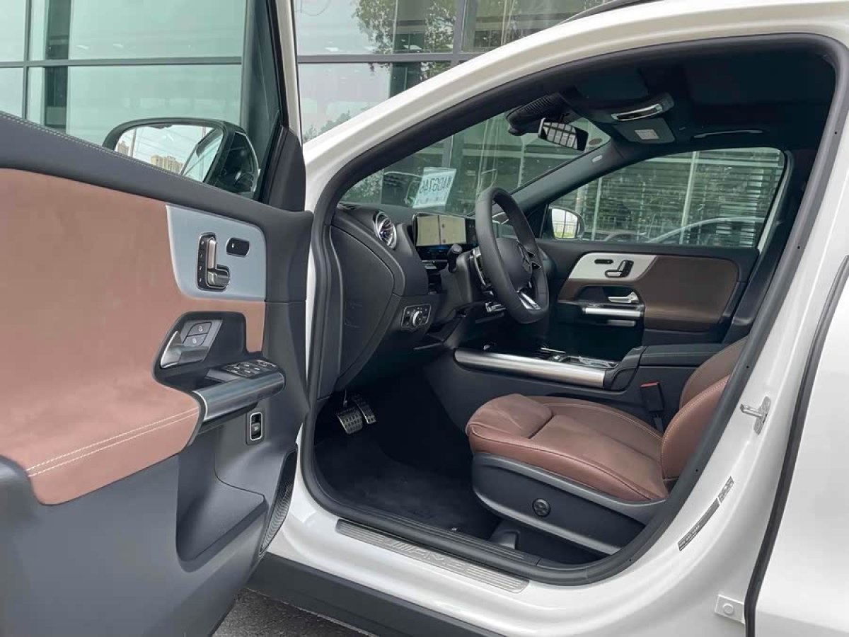 Mercedes-Benz GLA AMG 2025 #7 Mercedes-Benz GLA AMG 2025 صورة سيارة #7