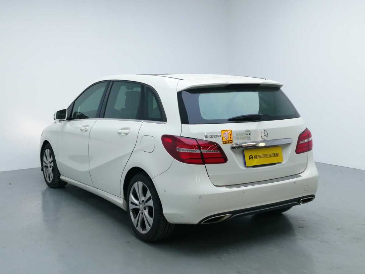 Mercedes-Benz B Class 2015 car image #7