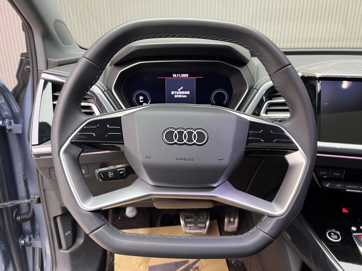 Audi Q4 e-tron 2023 immagine di auto #7