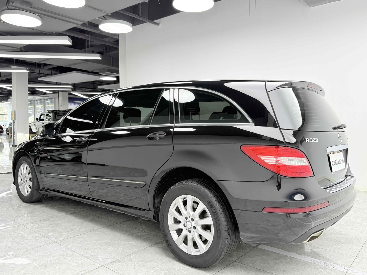 Mercedes-Benz R Class 2015 car image #7