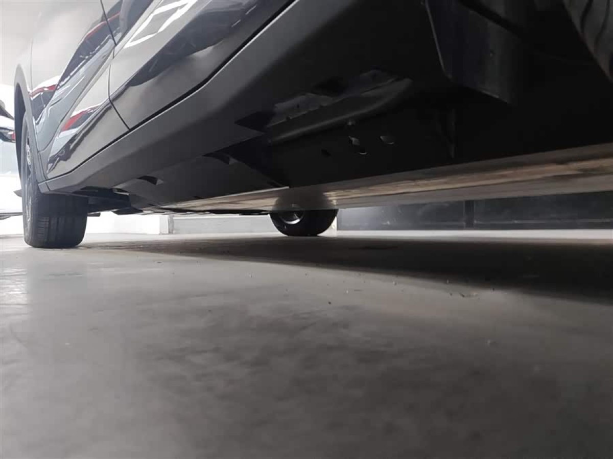 哪吒汽车 哪吒X 2023 汽车图片 #7