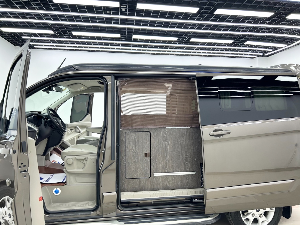 Ford Tourneo 2018 car image #7