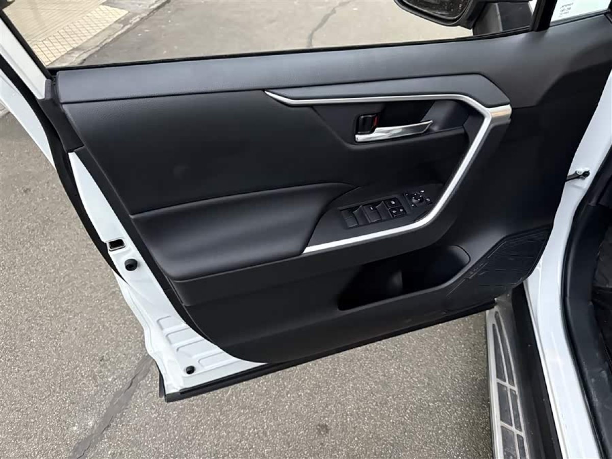 Toyota RAV4 Hybird E+ 2021 #7 Toyota RAV4 Hybird E+ 2021 immagine di auto #7