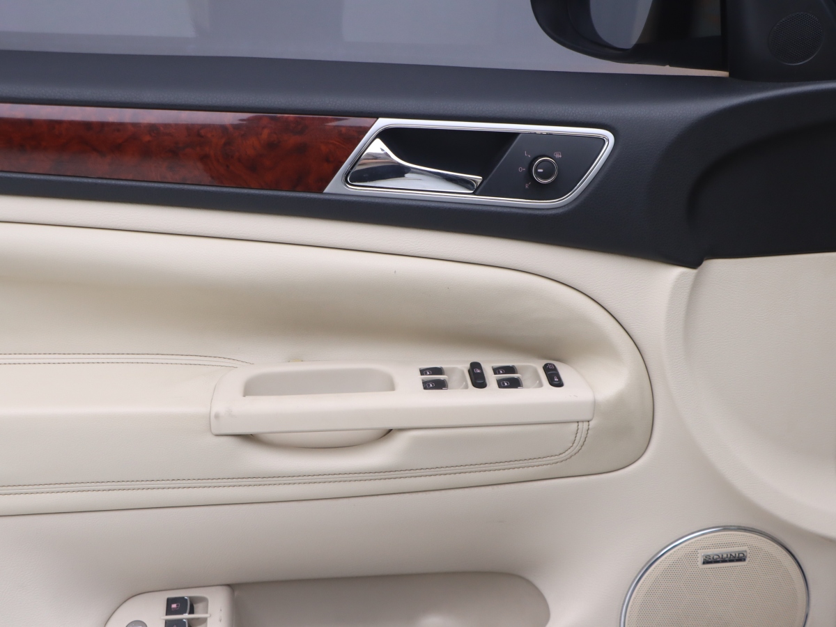 Volkswagen Passat Lingyu 2010 car image #7