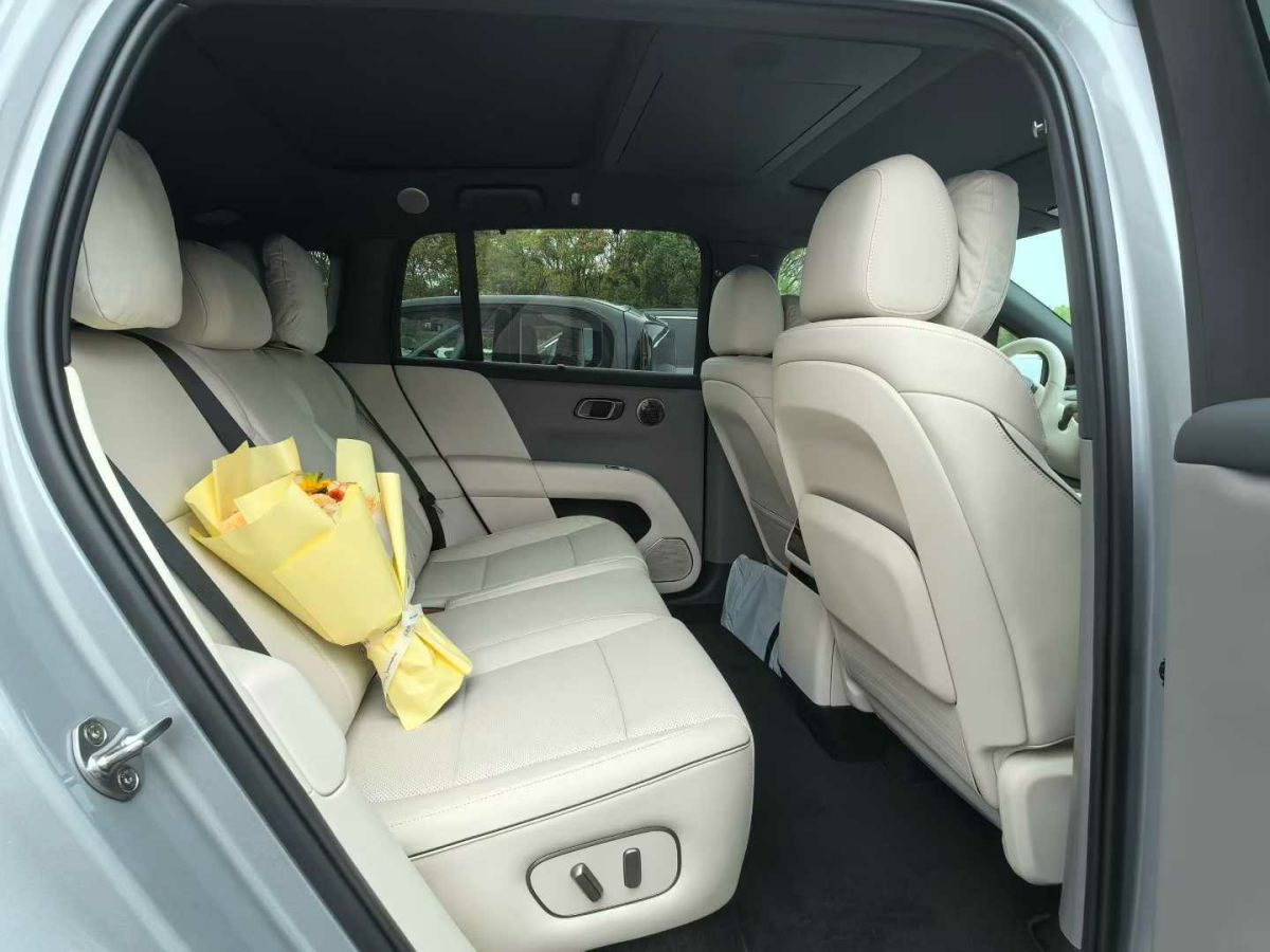 理想汽车 理想i6 2025 汽车图片 #7