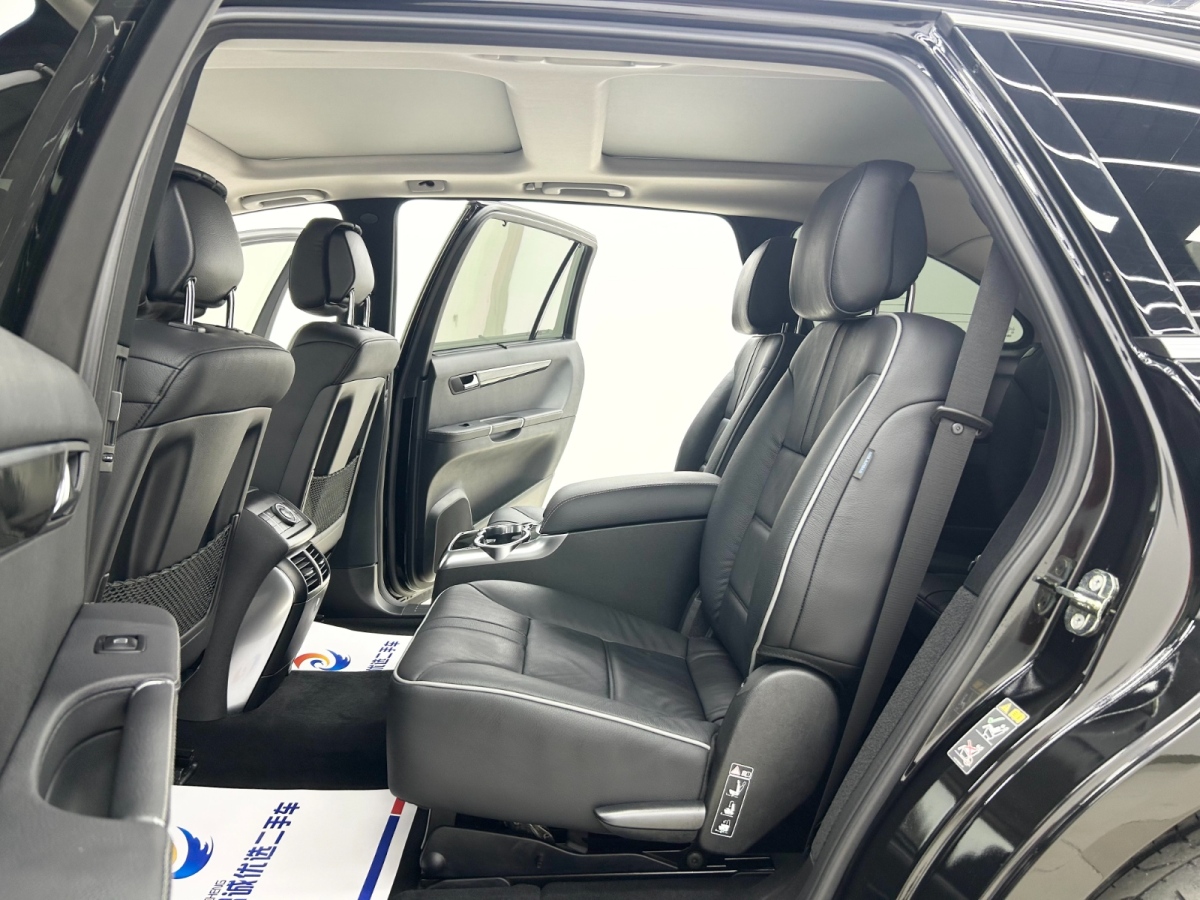 Mercedes-Benz R Class 2017 car image #7