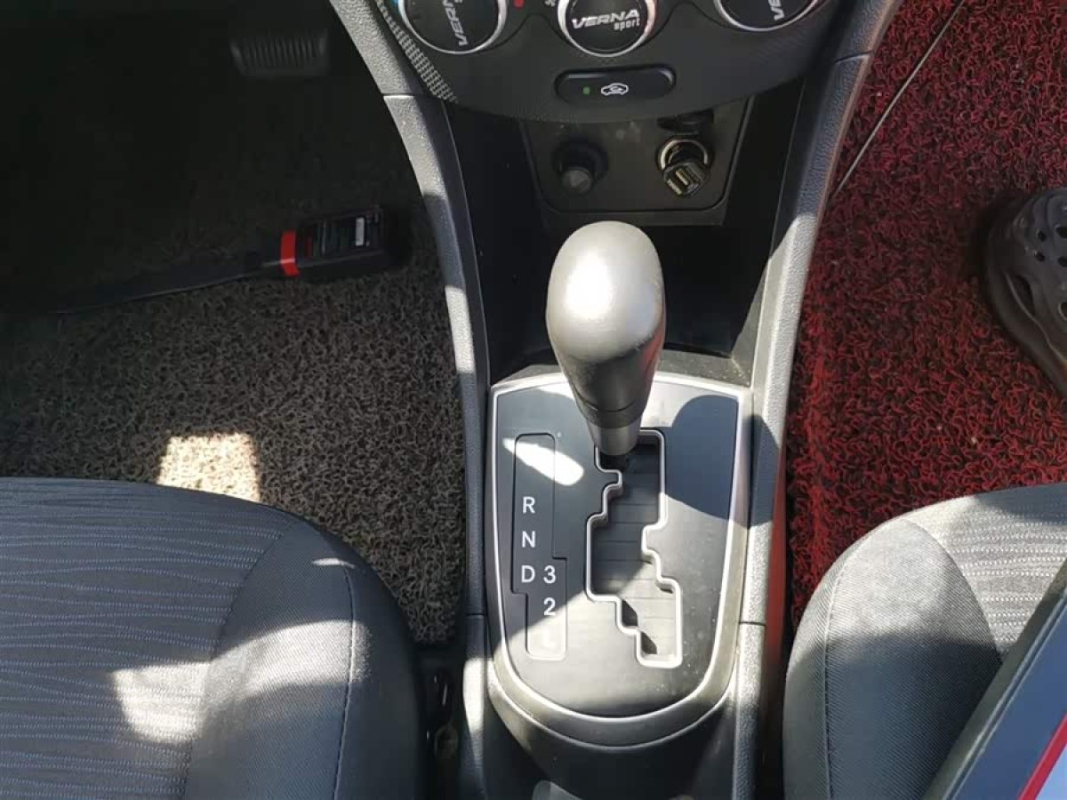 Hyundai Reina Hatchback 2015 #7 Hyundai Reina Hatchback 2015 immagine di auto #7