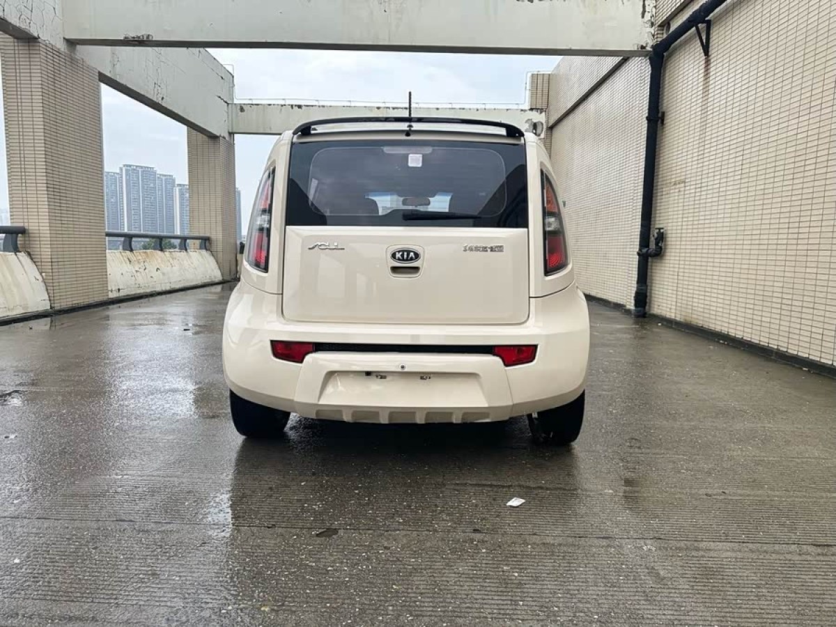 起亚 秀尔 2011 汽车图片 #7