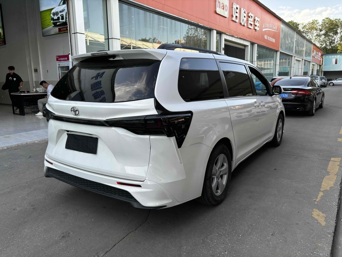 Toyota SIENNA 2015 car image #7