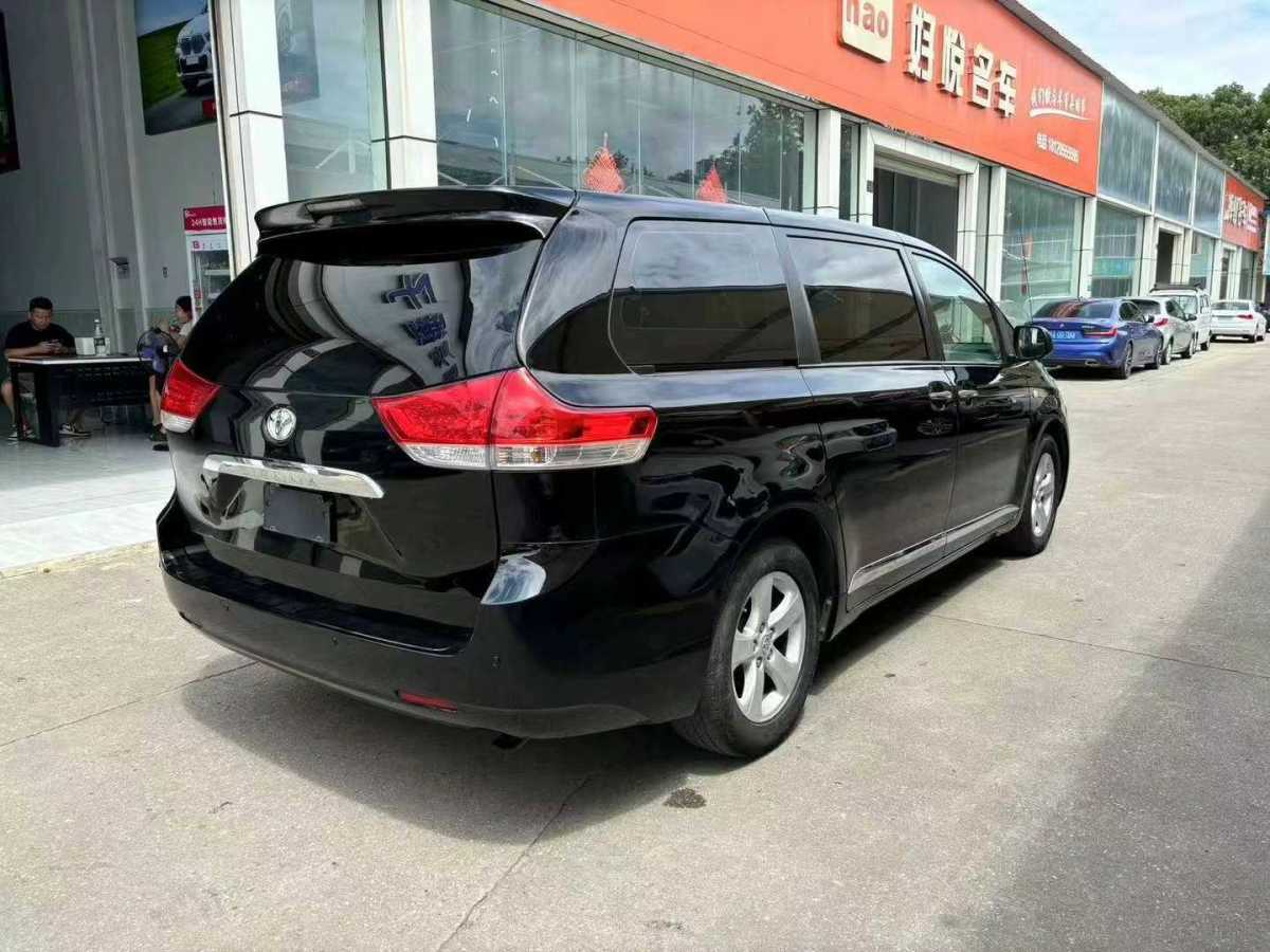 Toyota SIENNA 2014 car image #7