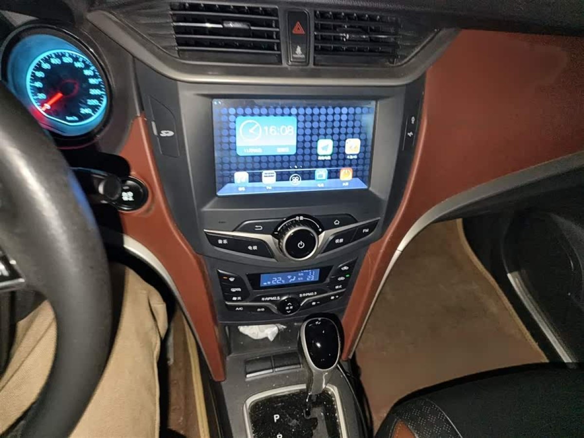 BYD G5 2015 #7 BYD G5 2015 car image #7