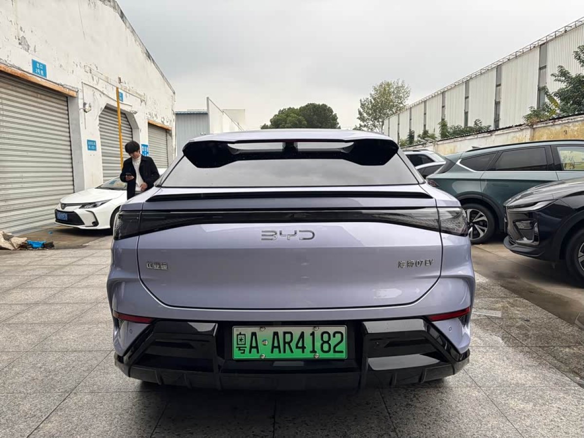 BYD Sea Lion 07 EV 2024 immagine di auto #7