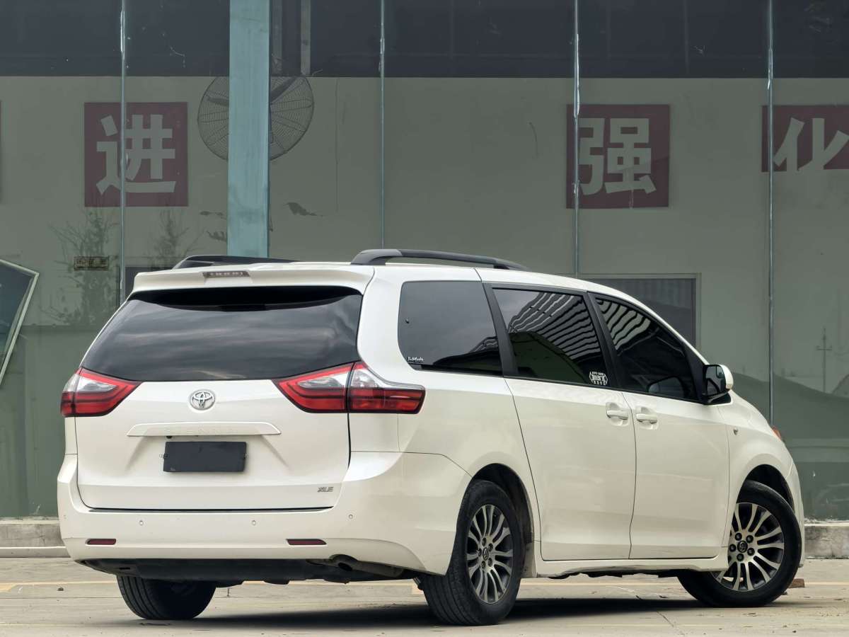 Toyota SIENNA 2019 صورة سيارة #7