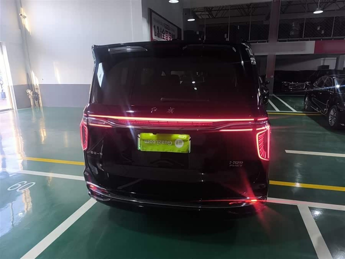 HongQi HQ9 PHEV 2024 car image #7