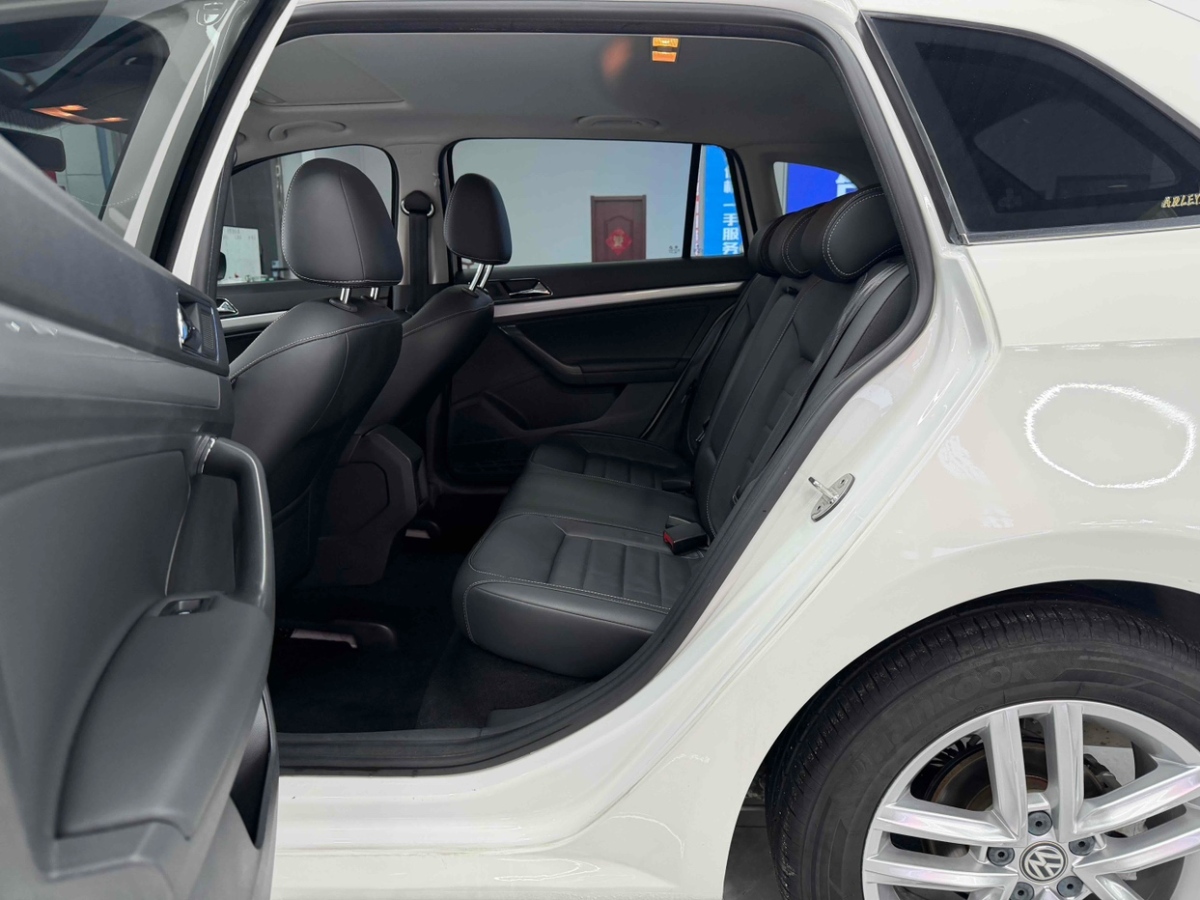 Volkswagen Gran Lavida 2017 immagine di auto #7
