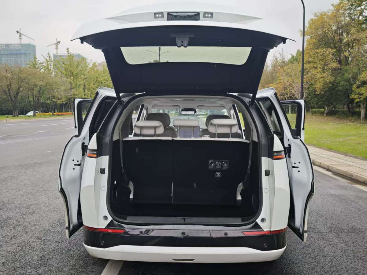 Xpeng X9 2024 imagem de carro #7