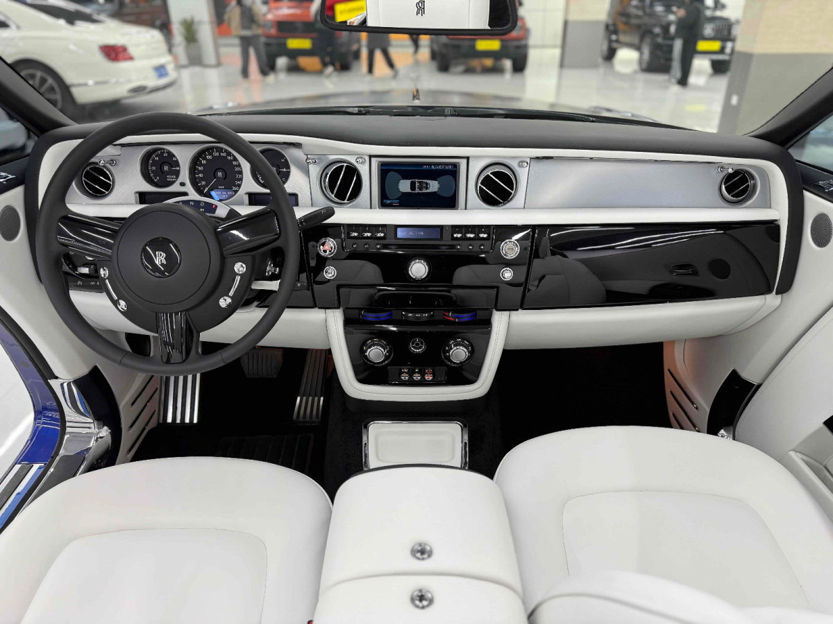 Rolls-Royce Phantom 2012 car image #7